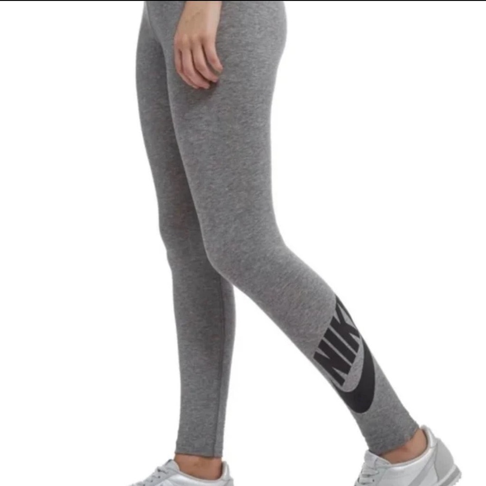 Nike’s Women Leggings-Size small